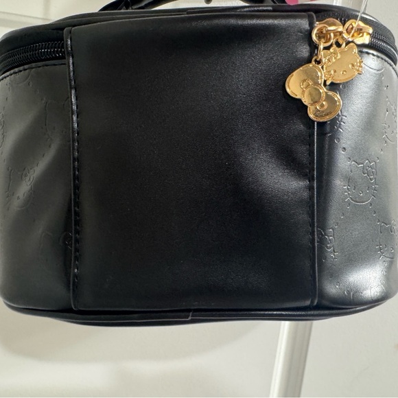 Hello Kitty Black Embossed Women's Makeup bag 🖤🐈‍⬛ - Picture 5 of 5